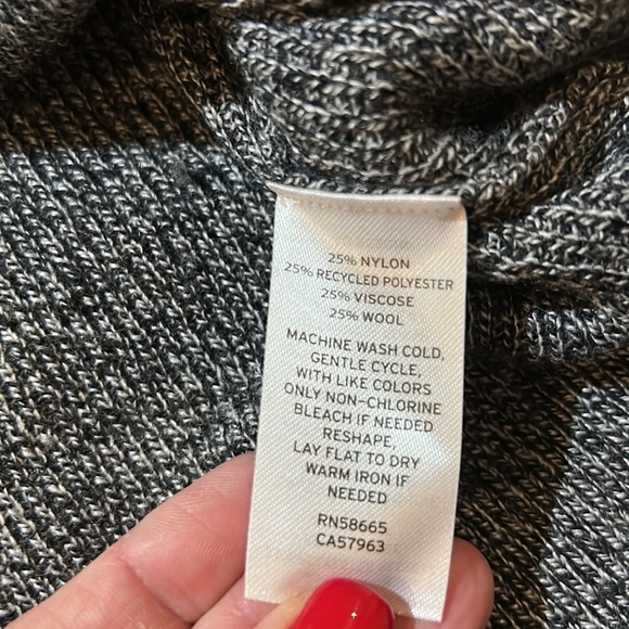 Nordstrom Men’s Wool Blend sweater. NWT. Large - Picture 8 of 8